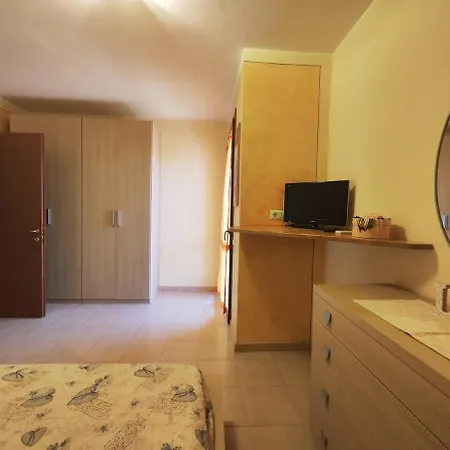 Manuela * 维拉西米乌斯